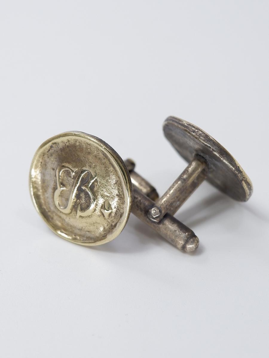 cuffbutA76b